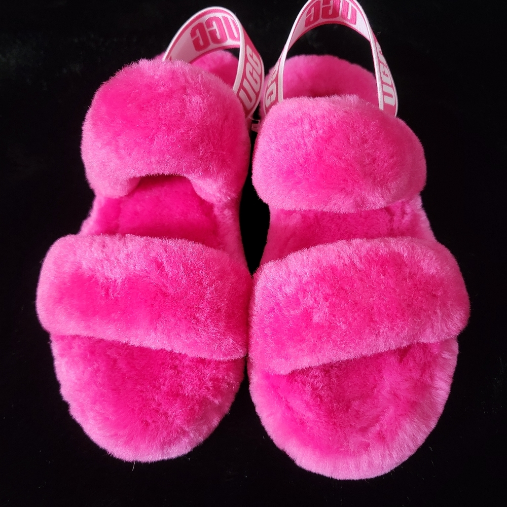 BRAND NEW Pink fur slippers